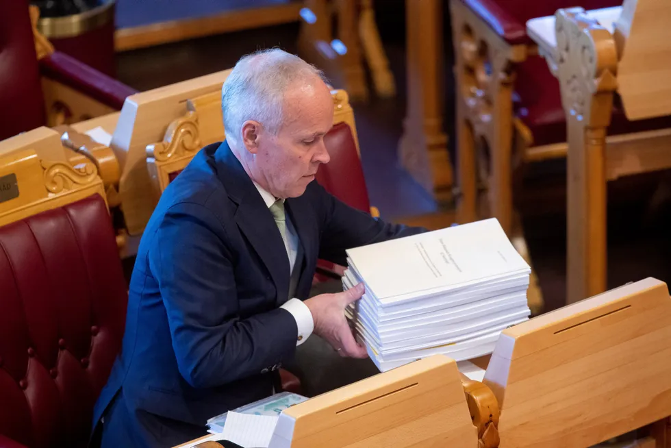 Avtroppende finansminister Jan Tore Sanner legger tirsdag frem nytt forslag til statsbudsjett.