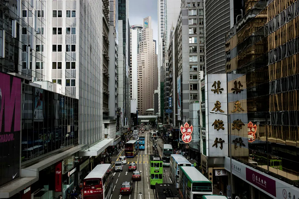 I mars stupte aksjekursen på China Huishan Dairy Holdings, Kinas største meieriselskap, med over 90 prosent ved Hong Kong-børsen i løpet av 70 minutter. Foto: Philippe Lopez/Afp/NTB scanpix