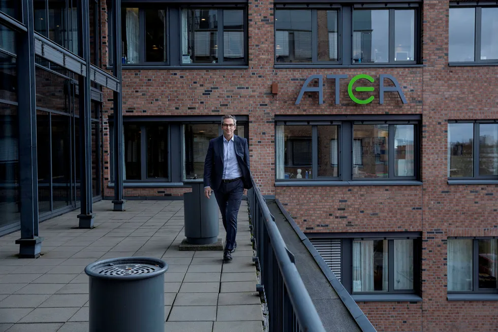 Michael Jacobs, norgessjef for Atea forteller om hvordan Atea vil ta markedsandeler i mobilmarkedet. Foto: Fredrik Bjerknes