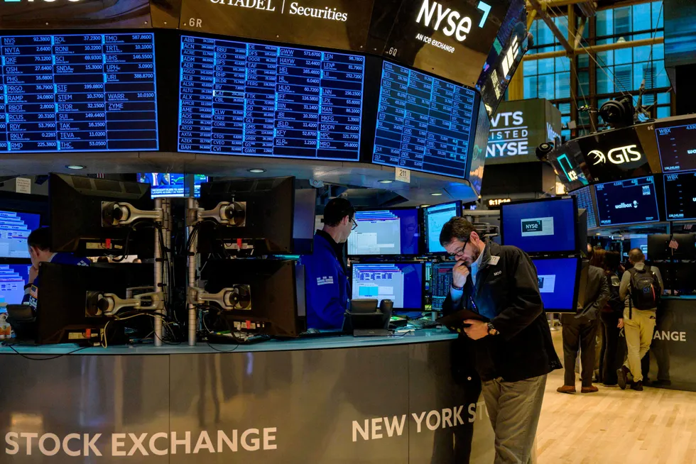 Rolig fredagsstemning på Wall Street, men den største indeksen har passert en viktig grense.