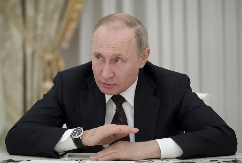I en lengre artikkel i det konservative amerikanske tidsskriftet National Interest advarer Vladimir Putin mot historisk revisjonisme.