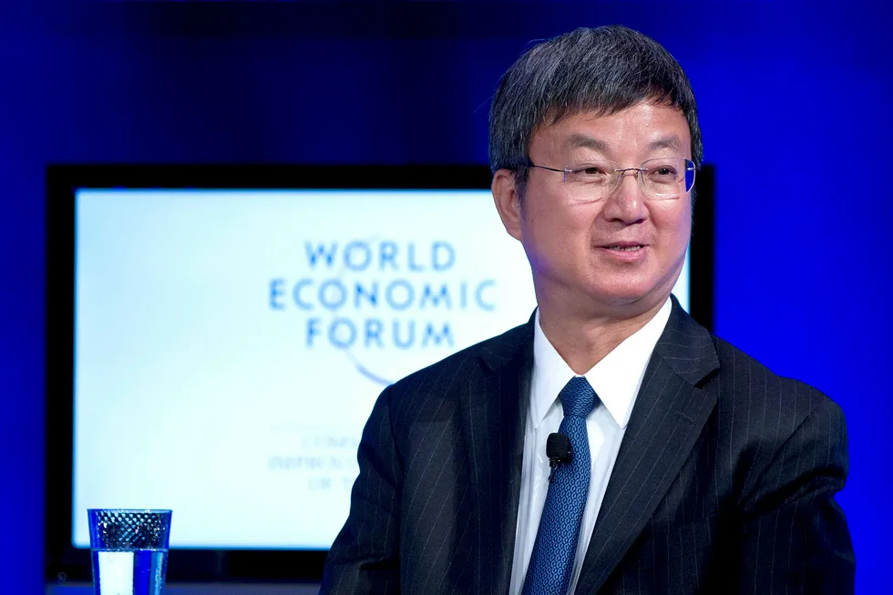 Zhu Min har lang fartstid som visedirektør i Det internasjonale pengefondet (IMF) og har tidligere også jobbet i Verdensbanken. Han tror spesielt Trumps skattereformer vil møte på problemer. Foto: Andy Wong/Ap/NTB Scanpix