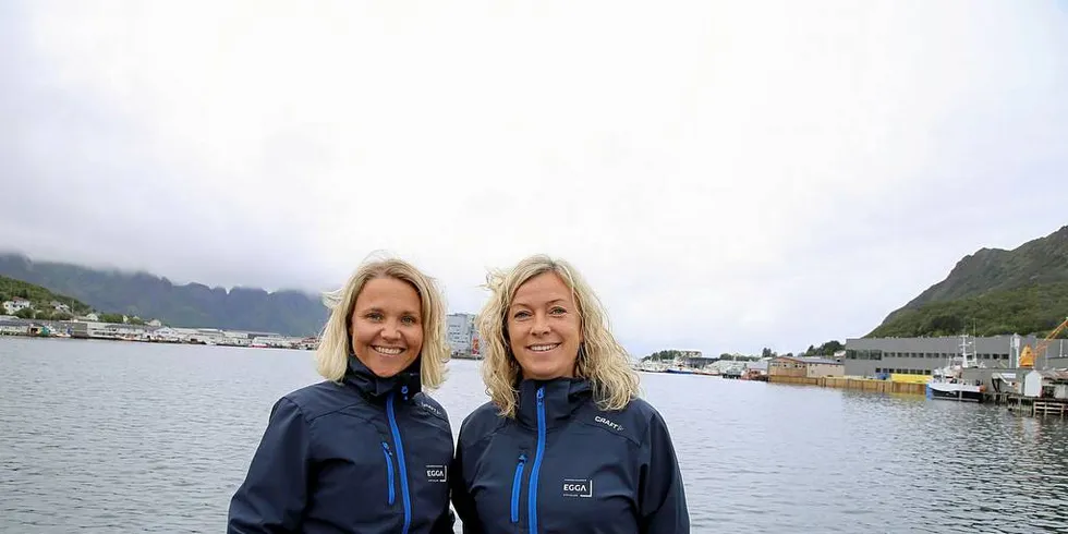 MERKEVARE: Beate Solvoll og Lisbeth Reinholdtsen i Fiskeriparken Egga Utvikling på Myre i Vesterålen jobber for å etablere levendelagret torsk som en egen merkevare. Foto: Silje Helene Nilsen