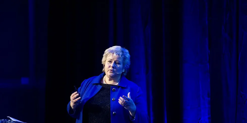 Statsminister Erna Solberg tror på sjømatnæringen. Foto: Mikaela Berg