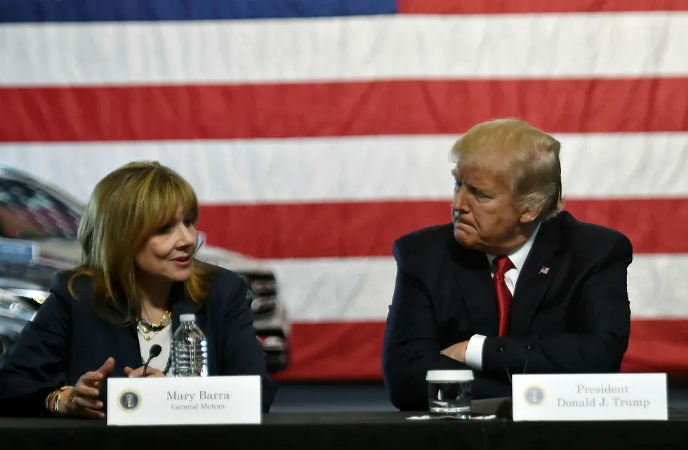 President Donald Trump er meget irritert på General Motors-sjef Mary Barra. Her fra et møte i Michigan i fjor.
