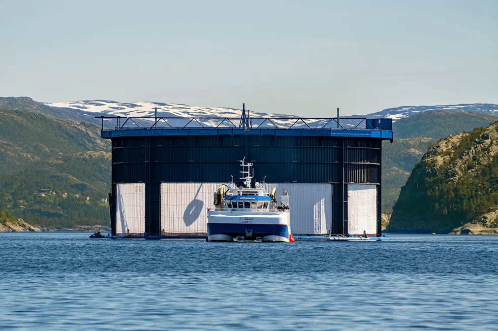 Aquatraz-merden som Seafarming Systems har utviklet er i kategorien semilukket.