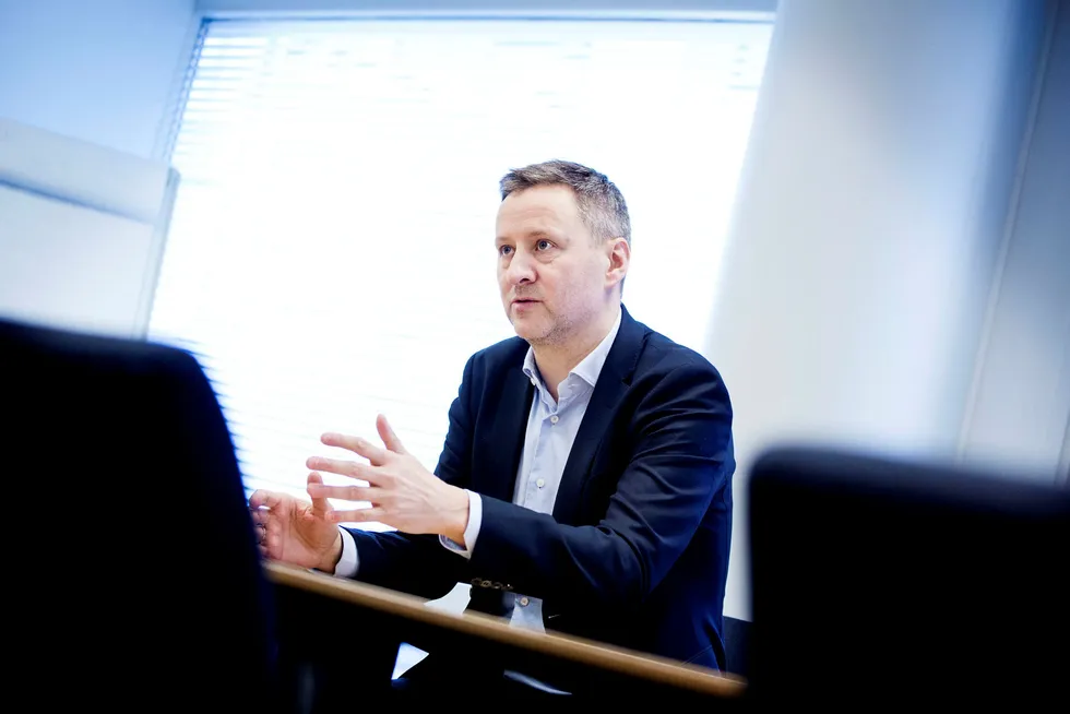 Sjeføkonom Frank Jullum i Danske Bank tror en kronestyrkelse kan bidra til å dempe prisveksten fremover.