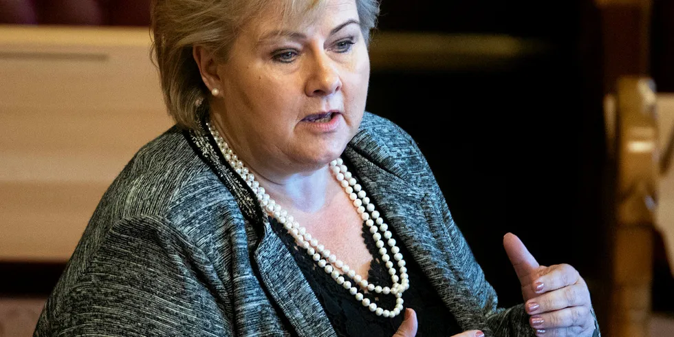 SNAKKET OM MARKEDSADGANG: Statsminister Erna Solberg svarte ikke Pollestad på hvorfor regjeringen kutter i tilskuddsordninger til fiskeriene. Solberg trakk frem hvor viktig markedsadgang er for å få avsetning på fisken i sitt svar til Sp-politikeren.