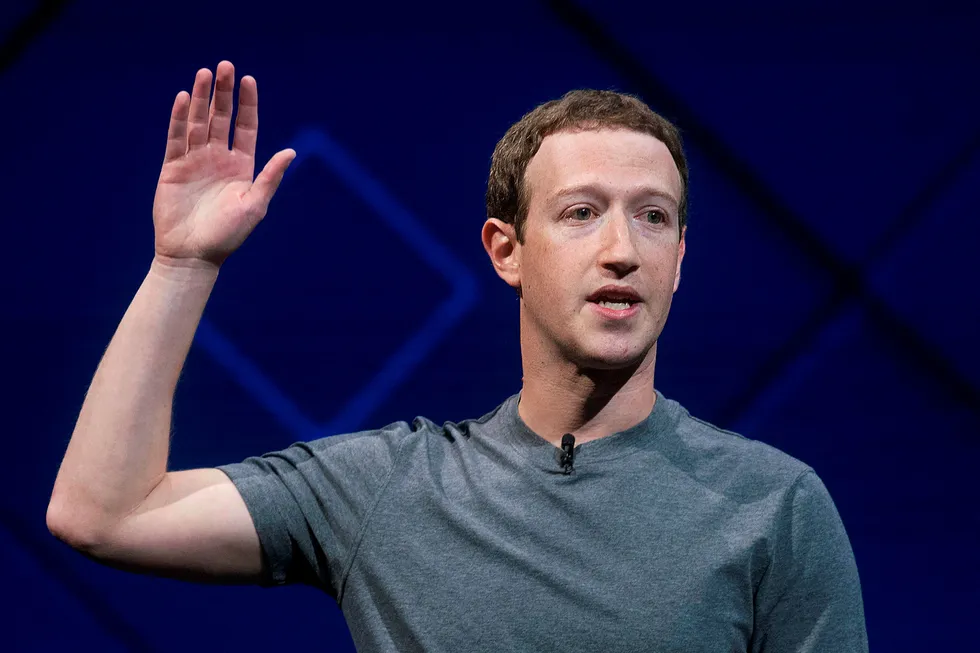 Facebook-sjef Mark Zuckerberg redegjorde for hvordan Facebook skal gjenopprette tilliten til brukerne og verne om deres personvern onsdag kveld. Foto: NTB Scanpix/AP Photo/Noah Berger
