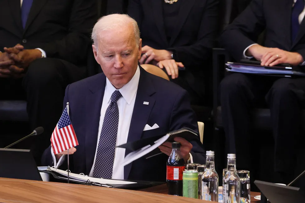 Det er ventet at president Joe Biden vil annonsere de nye sanksjonene under en tale torsdag.