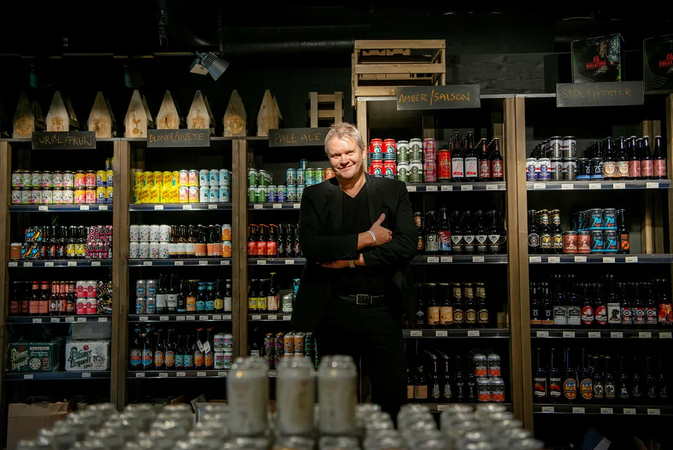 Rolf Ivar Skår som står bak Gulating har fortsatt stor tro på håndverksøl. Denne uken var han med på nyåpning av butikk på Strømmen storsenter.
