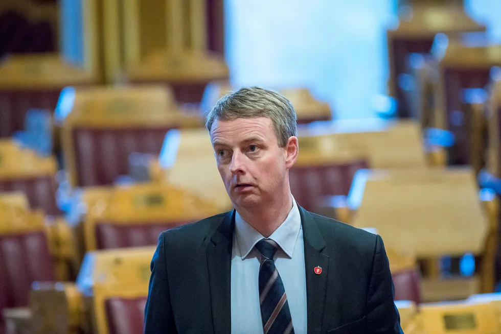 Terje Søviknes, her fra en spørretime på Stortinget mens han var olje- og energiminister.