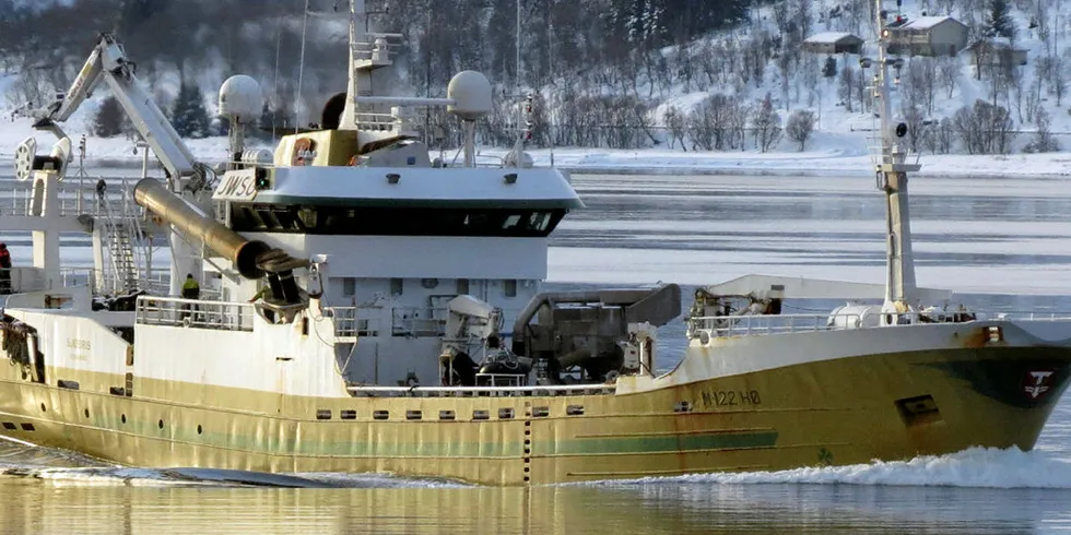 REKORDFISKE: Kolmulefisket har gitt rekordresultat for «Sjøbris» og de andre fartøyene som har fisket kolmule i år. Mye tyder på at de gode tider vil vare ved.