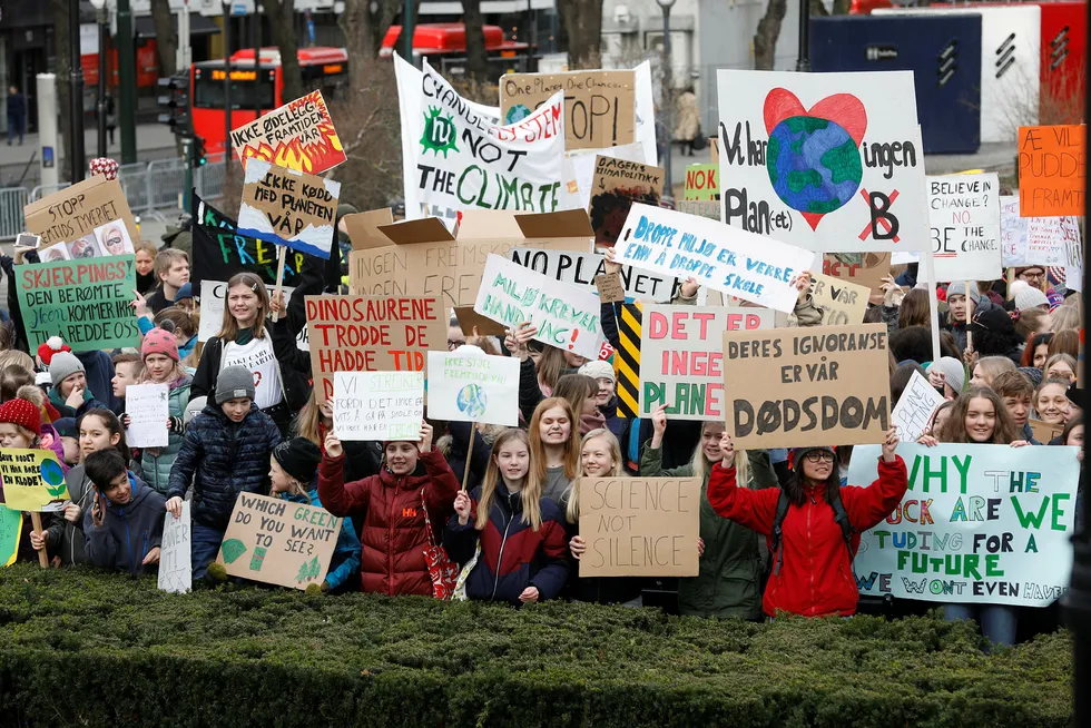 Unge er langt mer bekymret og mer villige til å gjøre noe for å redde klimaet enn foreldre- og besteforeldregenerasjonen.