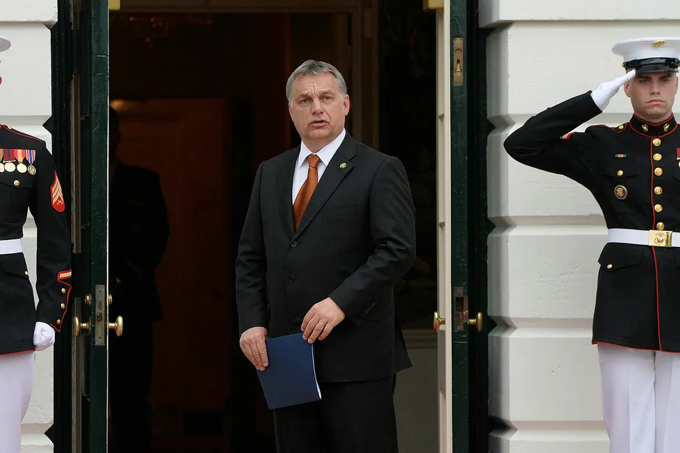 Meningsmålinger har helt fram til valgdagen pekt mot seier for alliansen mellom statsminister Victor Orbáns parti Fidesz og kristeligdemokratene KDNP. Foto: OLIVIER DOULIERY