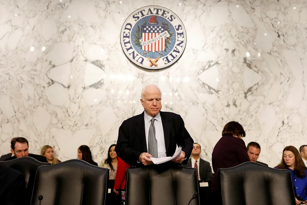 Sentaor John McCain ber presidenten bevise påstander om avlytting. Foto: Aaron P. Bernstein/Reuters/NTB scanpix