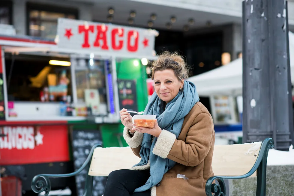 Lise Finckenhagen har dilla på gatemat og har skrevet kokeboken «Lises gatekjøkken».