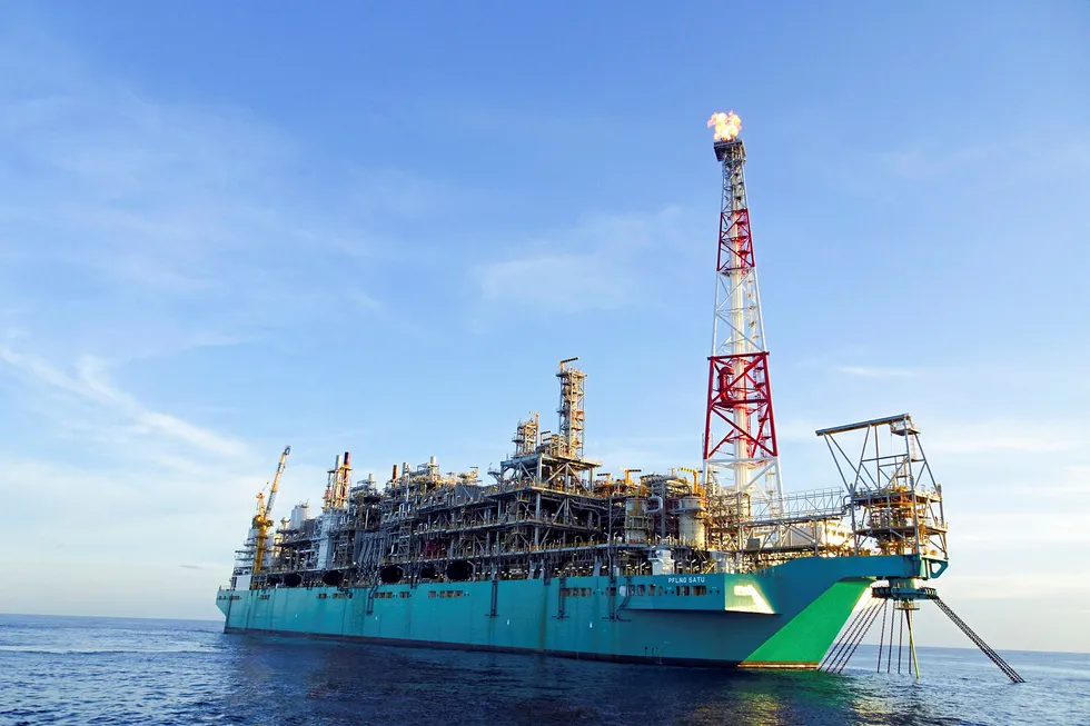 Production: the PFLNG Satu has already delivered five LNG cargoes to the Bintulu plant (inset)