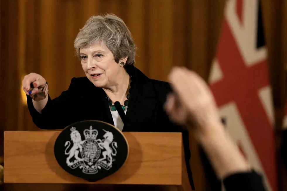 Storbritannias statsminister Theresa May er under hardt press.