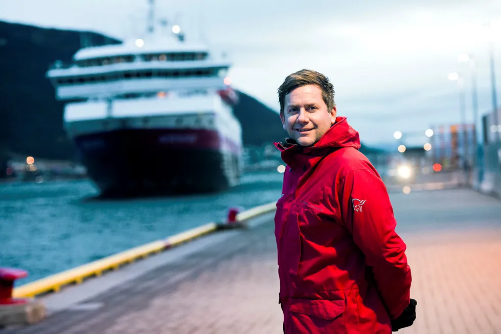 Hurtigrutens konsernsjef Daniel Skjeldam sier for første gang at selskapet vil søke nytt anbud med staten fra 2020. Her med hurtigruteskipet MS «Nord-Norge» på havnen i Tromsø. Foto: Lars Åke Andersen