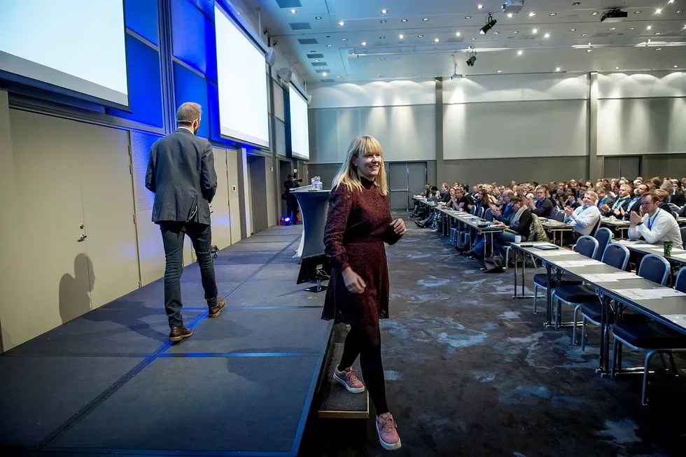 Viseadministrerende direktør i Vipps, Elisabeth Haug, snakket om at Vipps utfordres av Facebook og Apple på DNs konferanse om finansteknologi. Foto: Gorm K. Gaare
