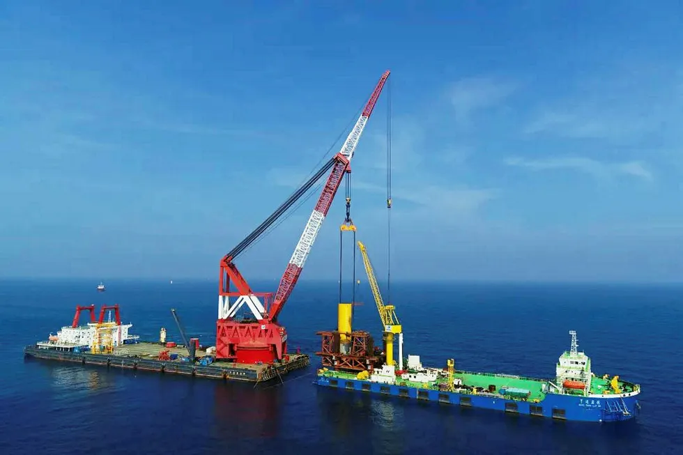 South China Sea: the Yuhang 58 offshore construction vessel