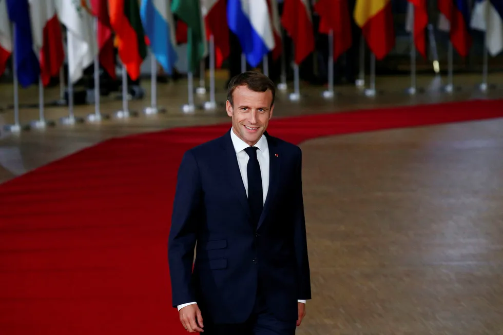 Frankrikes president Emmanuel Macron mener han har funnet kampsaken som kan vinne Europa-valget: Skatte digital-gigantene.