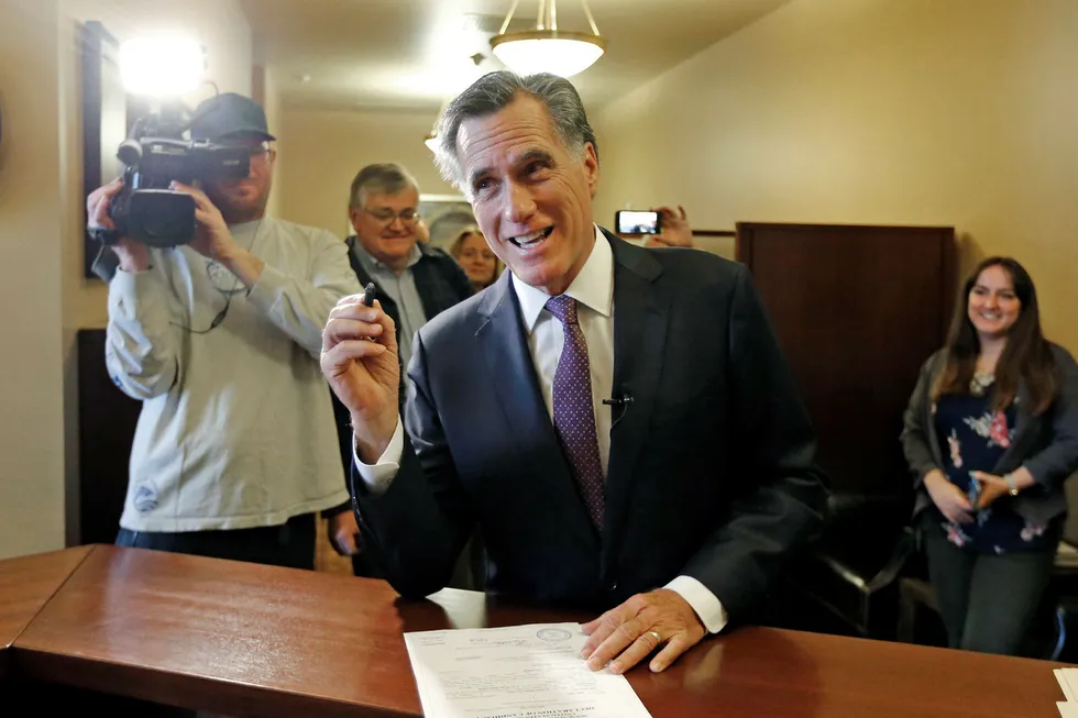 Mitt Romney, som ikke nådde opp som republikansk presidentkandidat til 2016-valget, har tidligere kalt Trump «svindler» og sto i en liten periode før 2016-valget i spissen for «Aldri Trump»-bevegelsen. Foto: Rick Bowmer/AP Photo