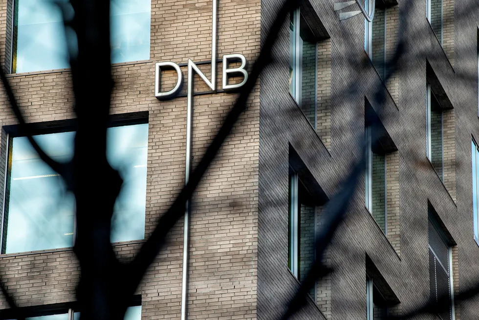 DNB Markets har hatt suksess med sine nyttårsraketter, men nå er det på høy tid å komme seg ut.