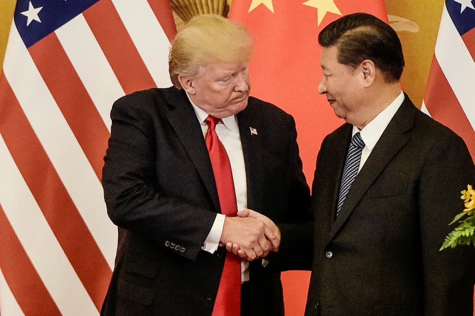 – Vi vil få til Kina-avtalen. Vet du hvorfor? På grunn av straffetoller, sa Donald Trump i et intervju med CNBC. Han skal sannsynligvis møte Kinas president Xi Jinping under G20-møtet i Japan i slutten av juni. Her er Trump med Xi Jinping i Beijing i november 2017.