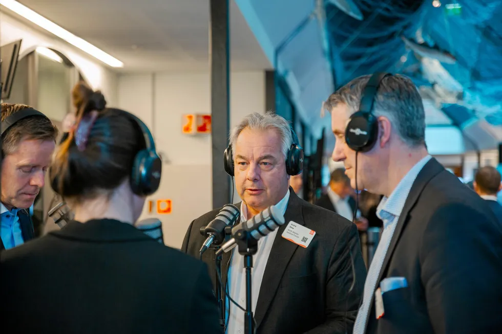 André Akse (i midten) er administrerende direktør i North Atlantic Seafood Forum (NASF).