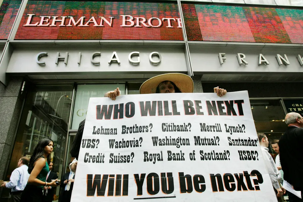Verdien av bankene ble radert ut i kjølvannet av konkursen i investeringsbanken Lehman Brothers 15. september 2008.