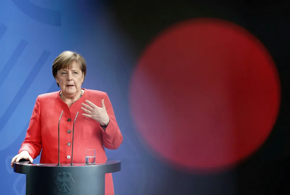 Koronakur, brexit og EUs rolle i verden er viktigst når Angela Merkel tar over EU-formannskapet.