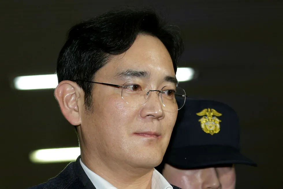Lee Jae-young tiltales for bestikkelser og underslag. Foto: Ahn Young-joon/AP Photo