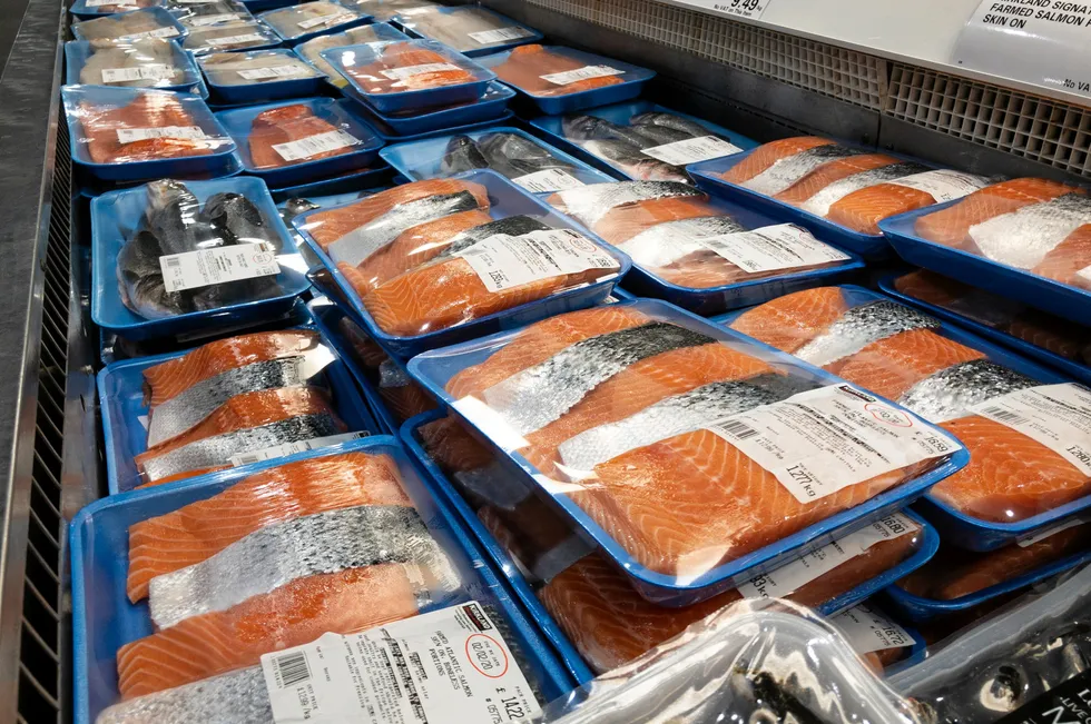 Norwegian salmon exports in March fared particularly badly, with volumes falling 12 percent and value falling 16 percent.