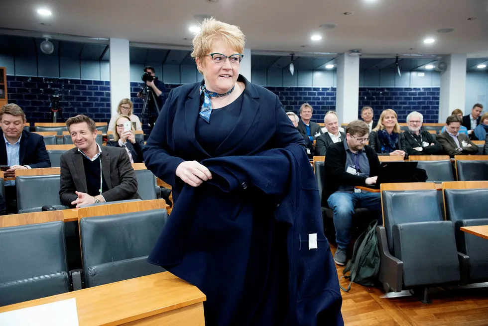 Venstre-leder Trine Skei Grande hadde i fjor et møte med partifelle Gro Skartveit på partiets landsmøte.