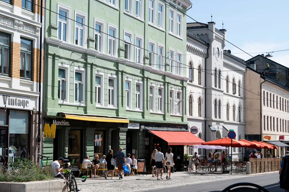 Grünerløkka i Oslo er kjerneeksempelet på trenden med vitalisering av «slitne» nabolag i byer med befolkningsvekst.