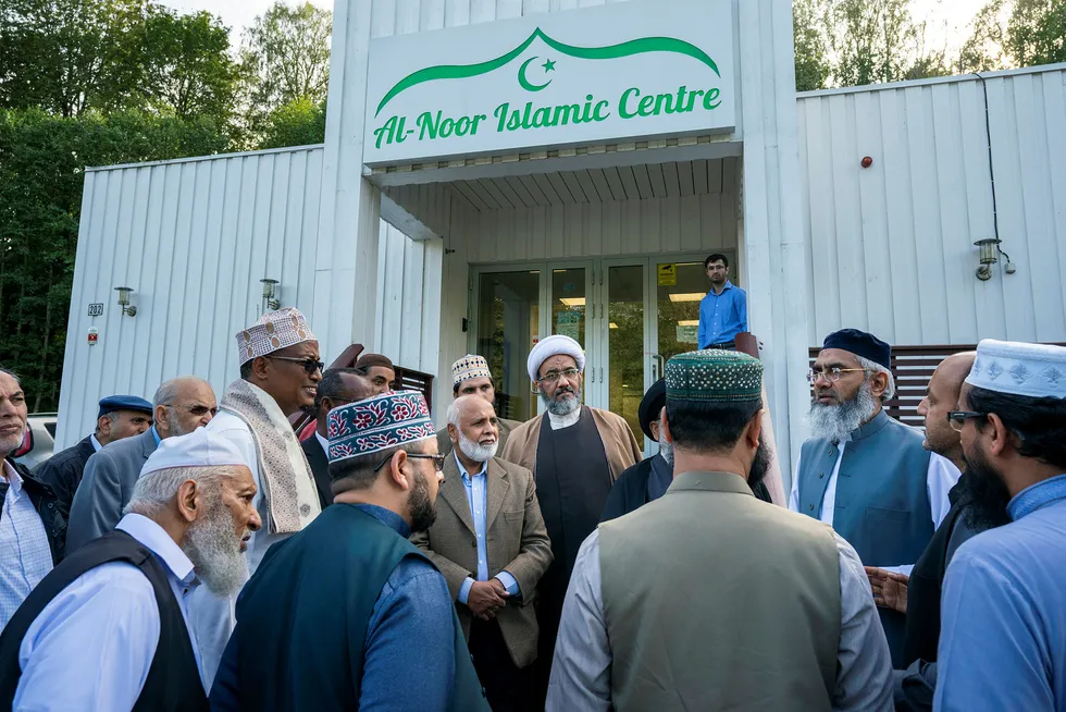 Imamer fra hele Østlandet samlet kort tid etter terrorangrepet mot moskeen Al-Noor Islamic Centre i Bærum i august 2019. Nå er det igjen debatt om metodene for å avverge terror, spionasje og sabotasje i Norge.