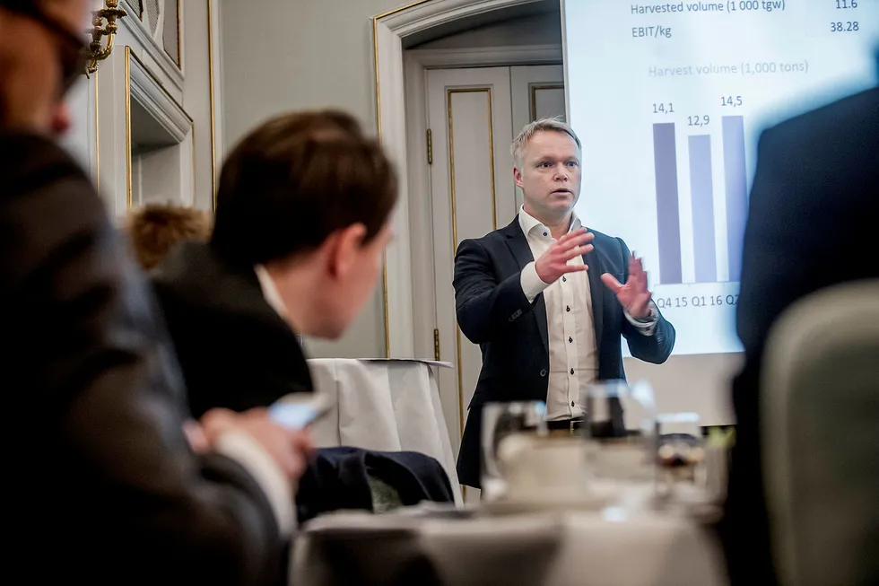 Salmars aksjekurs falt etter at finansdirektør Trond Tuvstein fra Salmar presenterte selskapets tall i Oslo. Foto: Gorm K. Gaare