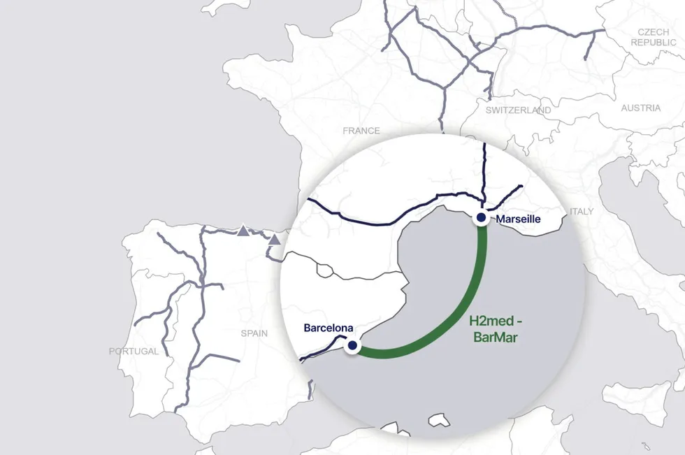 Map showing the BarMar pipeline and the planned Iberian hydrogen backbones. The CelZa pipeline is the short line crossing the border in northwest Portugal.