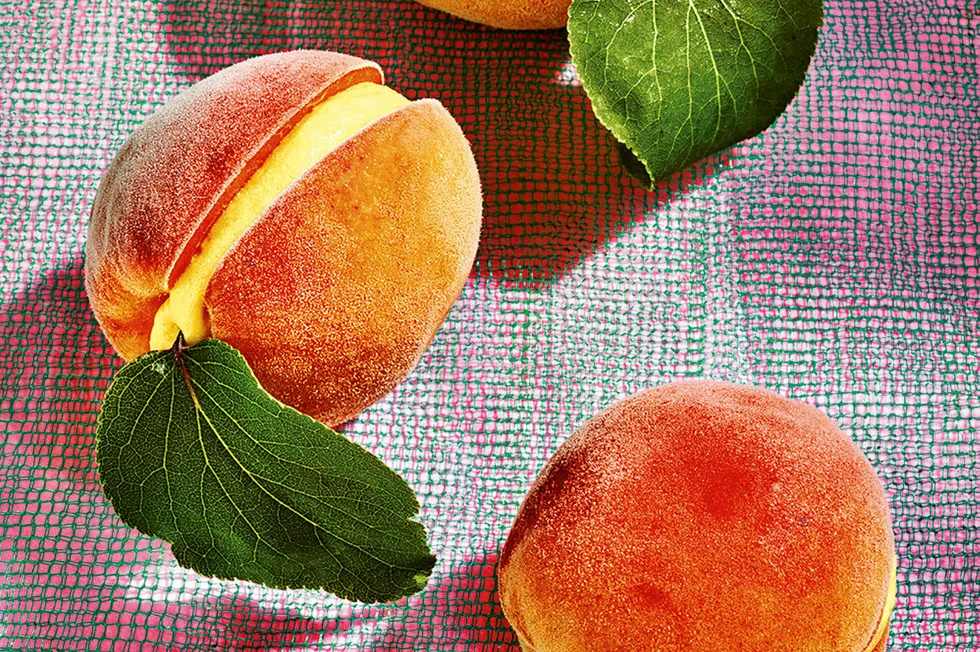 Hele frukten. Travers bruker hele frukten for mest mulig smak. Aprikosstenen er intet unntak. Den gir en deilig mandelsmak.