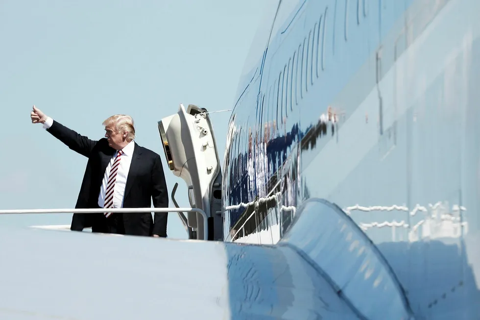 USAs president Donald Trump annonserte sin toll på stål og aluminium i mars. Siden har norske myndigheter forhandlet med amerikanerne om å få til et unntak for Norge. Foto: Kevin Lamarque/Reuters/NTB scanpix