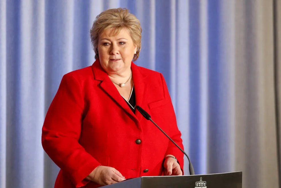 Statsminister Erna Solberg orienterte fredag om tiltak for å støtte bedrifter og næringsdrivende, sikre arbeidsplasser og styrke næringslivet som rammes hardt av koronavirusutbruddet i Norge.