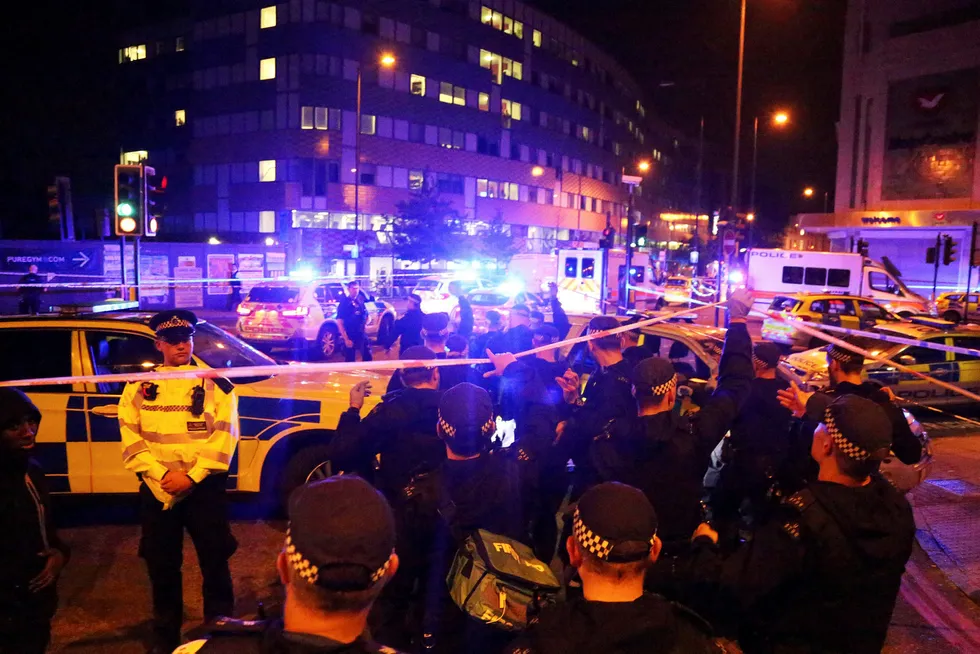 En 47 år gammel mann fra Wales er siktet for "iverksettelse, forberedelse eller anstiftelse til terrorisme, inkludert drap og drapsforsøk" etter bilangrepet ved en moské i Nord-London Foto: James Cropper, Reuters