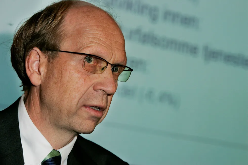 Tidligere oljefondssjef Knut Norheim Kjær sier at det er smertefullt å se på det som utfolder seg rundt ansettelsen av ny oljefondssjef.