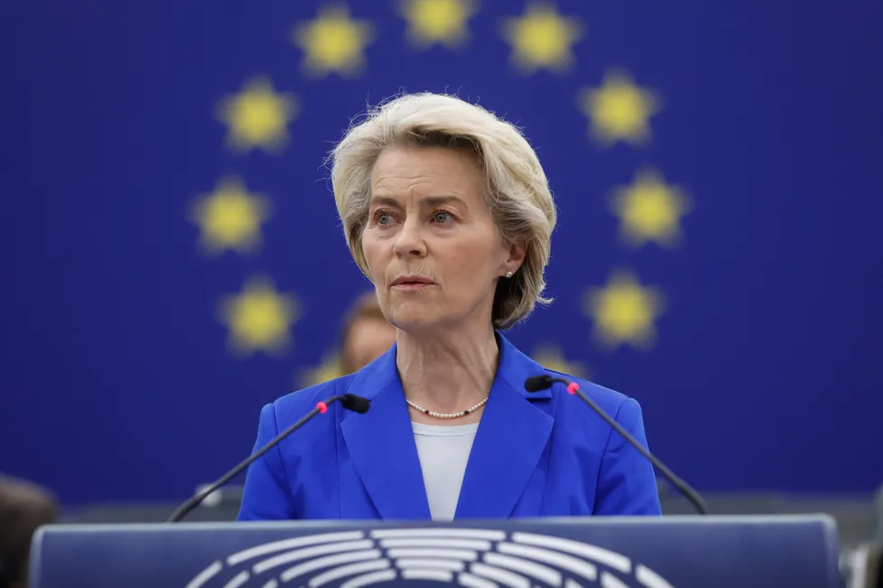 Europeisk forvirring. EU-president Ursula von der Leyen forsøker å rydde opp i sprikende signaler fra Brussel under debatt i Europaparlamentet onsdag.