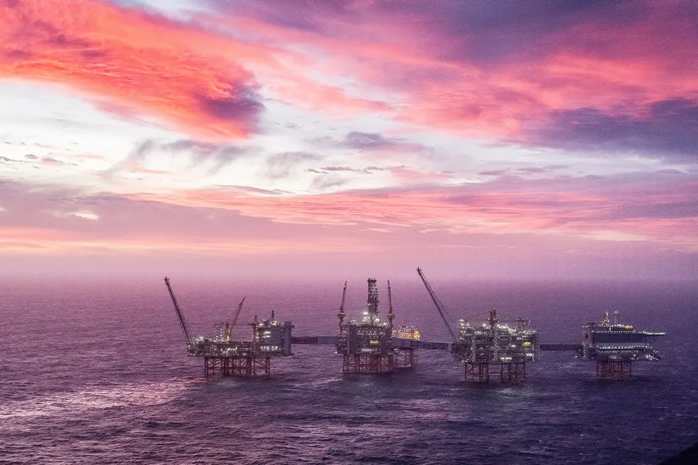 – Norge er blitt rik på oljen, og rikere enn mange tror, sier samfunnsøkonom Ragnar Torvik. Bildet viser Johan Sverdrup-feltet i Nordsjøen.