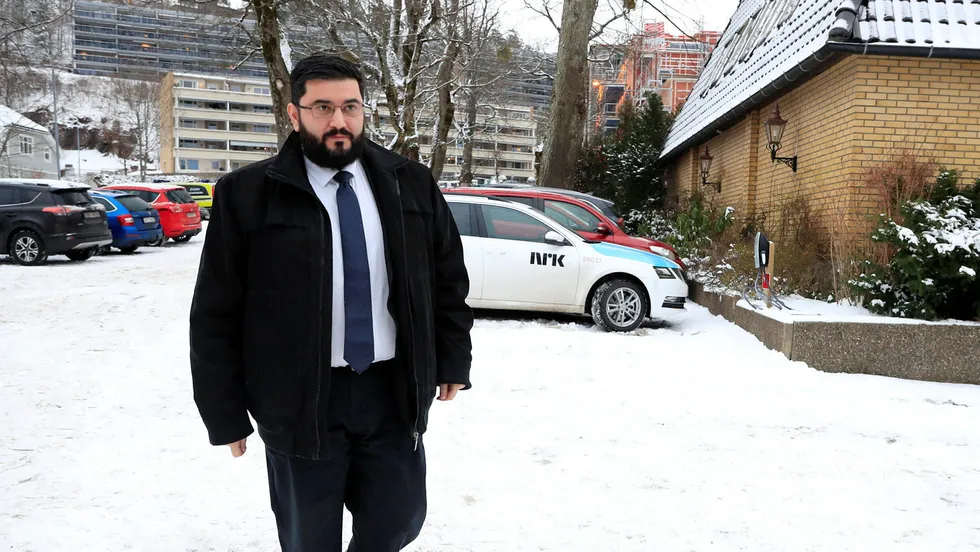Mazyar Keshvari ankommer landsstyret i FrP på Refsnes Gods i 2018.