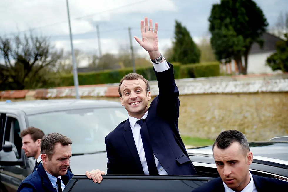 Frankrikes president Emmanuel Macron tok initiativet til å diskutere Facebook på EU-toppmøtet. Foto: GUILLAUME SOUVANT/AFP/NTB scanpix