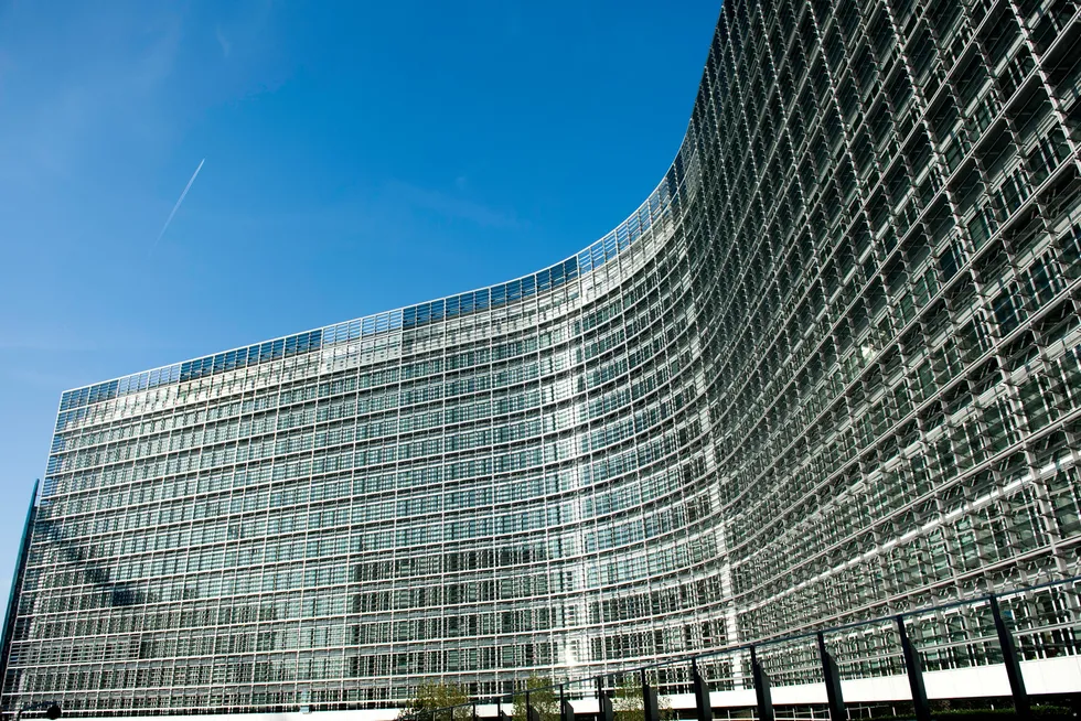 Sammen med drømmepartnerne sine, SV og Rødt, vil MDG åpne for en tsunami av nei og niks i Brussel, skriver Jens Frølich Holte. Bildet: Europakommisjonens hovedsete i Brussel.